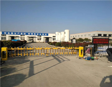 建湖贾汪化工厂二道门显示屏显示在场人数8.jpg
